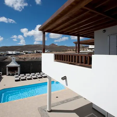 Villa Aqua